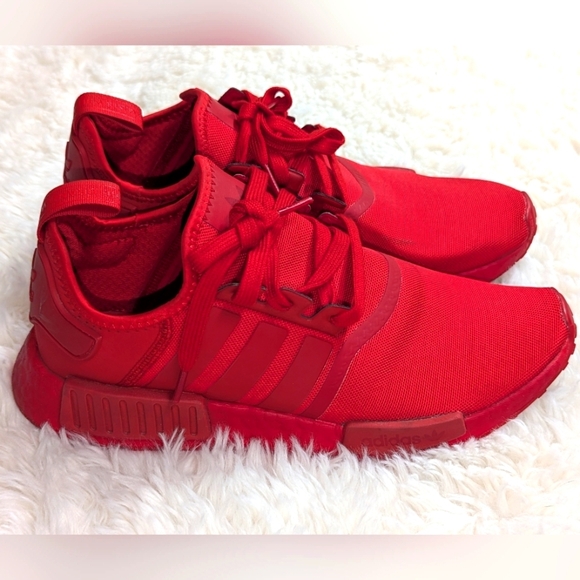 Adidas NMD R1 Men's Shoes Red-Scarlet FV9017 Triple Red Mens Sz 10 - Picture 1 of 10